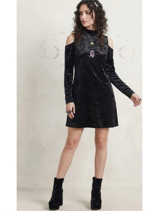 Coco + Carmen Dresses & Skirts - Coco + Carmen Velvet Mock Neck Cold Shoulder Long Sleeve Mini Dress